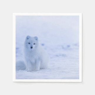 Cute Arctic Fox op Snowy Winter Background Servet