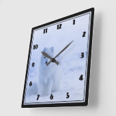 Cute Arctic Fox op Snowy Winter Background Vierkante Klok (Hoek)