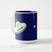 Cute Avatar Alien & Flying Saucer op Navy Blue Tweekleurige Koffiemok (Voorkant links)