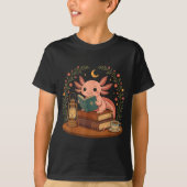 Cute Axolotl Reading Books Cozy Bookworm  T-shirt (Voorkant)