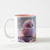 Cute Baby Bird Owl on a Book Personated Tweekleurige Koffiemok (Links)