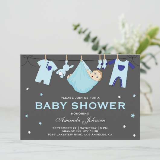 Cute Baby Boy Clothesline Baby shower Invitation Kaart (Staand voorkant)