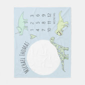 Cute Baby Boy Dinosaur Cartoon met Naam Milestone Fleece Deken (Voorkant)