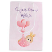 Cute Baby Bunny in een hartenbak Medium Cadeauzakje (Achterkant)