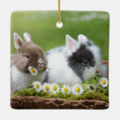 Cute Baby Bunny Rabbits with Flowers Keramisch Ornament (Achterkant)