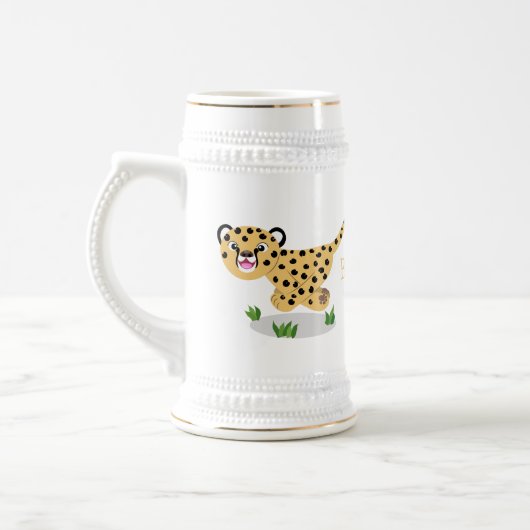 Cute baby cheetah draaiende cartoon illustratie bierpul (Links)