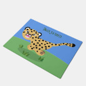 Cute baby cheetah draaiende cartoon illustratie deurmat (Schuin)