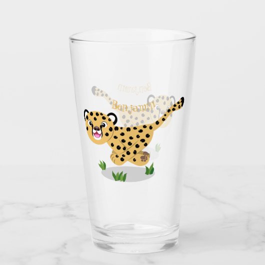 Cute baby cheetah draaiende cartoon illustratie glas (Voorkant)