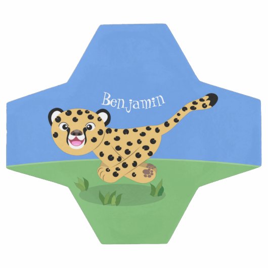 Cute baby cheetah draaiende cartoon illustratie voetbal (Enkel)