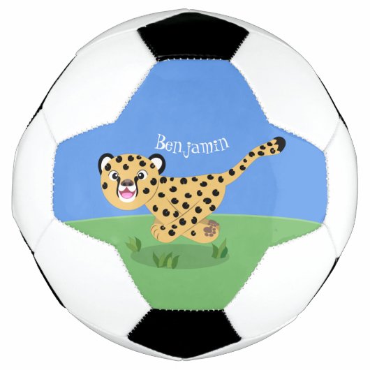 Cute baby cheetah draaiende cartoon illustratie voetbal (Voorkant)