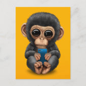 Cute Baby Chimpansee die een mobiel telefoongeel h Briefkaart (Voorkant)