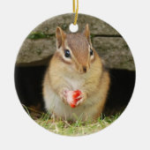 Cute Baby Chipmunk met aardbei Keramisch Ornament (Voorkant)