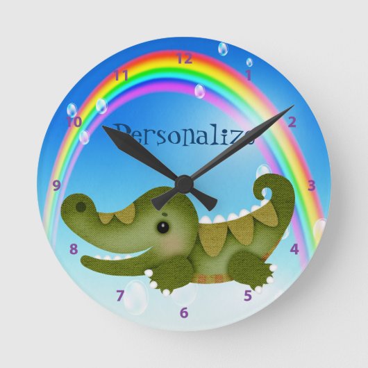 Cute Baby Crocodile & Rainbow Clock Ronde Klok (Voorkant)