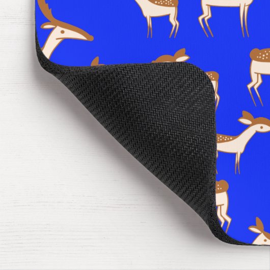 Cute Baby Deer and Family Muismat (Hoek)