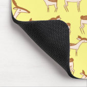 Cute Baby Deer and Family on Pastel Yellow Muismat (Hoek)