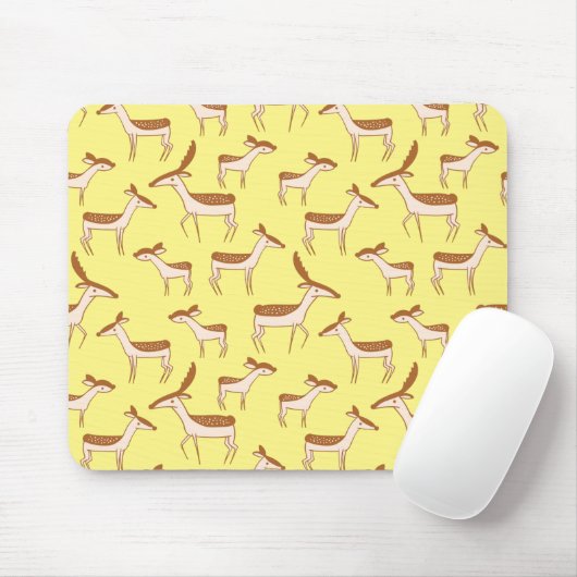 Cute Baby Deer and Family on Pastel Yellow Muismat (Met muis)