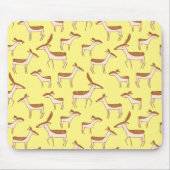 Cute Baby Deer and Family on Pastel Yellow Muismat (Voorkant)