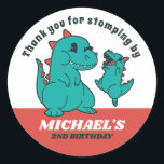Cute Baby Dinosaur Kids Birthday Party Baby shower Ronde Sticker<br><div class="desc">Kute party gunsten voor kinderen,  jongens of meisjes die van dinosaurussen houden en t-rex. Ideaal voor kinderen op verjaardagsfeestje,  feestvieren en dankjewel op het label. U kunt de tekst voor baby shower of andere gelegenheid en partij ook aanpassen.</div>