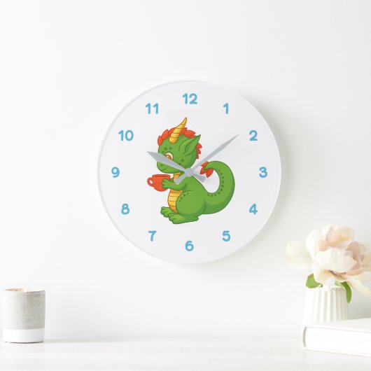 Cute Baby Dragon Holding Cup Grote Klok (Huis)