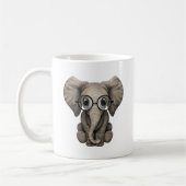 Cute Baby Elephant Calf met leesbril Koffiemok (Links)