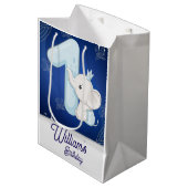 Cute Baby Elephant First Birthday Medium Cadeauzakje (Voorkant Gekanteld)