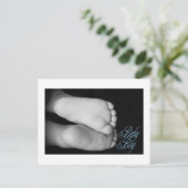 Cute Baby Feet Blue Baby Aankondigingskaart (Staand voorkant)