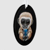Cute Baby Gibbon Holding Cell Phone Black Ornament (voorkant)