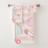 Cute Baby Girl Monogrammed Pattern Bad Handdoek (Insitu)