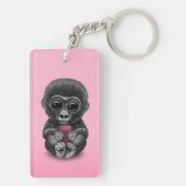 Cute Baby Gorilla die een mobiel telefoonroze vast Sleutelhanger (achterkant)