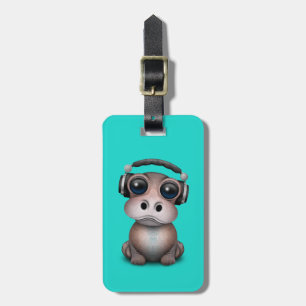 Cute Baby Hippo Dj die hoofdtelefoons draagt Bagagelabel