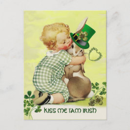 CUTE BABY HUGGING RABBIT Irish St. Patrick's Day Briefkaart