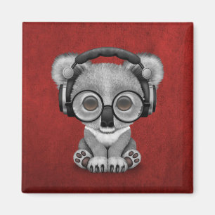 Cute Baby Koala Beer Dj die hoofdtelefoon op rood  Magneet