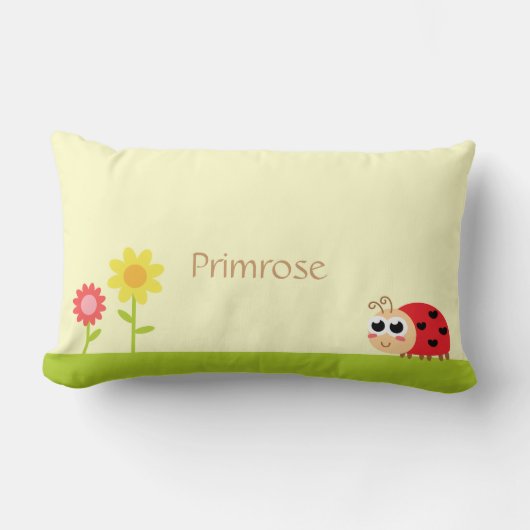 Cute Baby Ladybug met hartvlekken in een tuin Kussen (Voorkant)