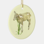 Cute Baby Lamb Eating Grass op Yellow Ornament (Rechts)