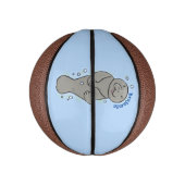 Cute baby manatee met bellenillustratie basketbal (Verticaal)