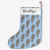 Cute baby manatee met bellenillustratie kleine kerstsok (Achterkant)