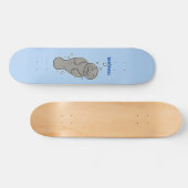 Cute baby manatee met bellenillustratie persoonlijk skateboard (Horizontaal)