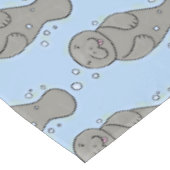 Cute baby manatee met bellenillustratie tafelkleed (Gekanteld)