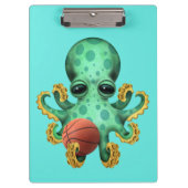 Cute Baby octopus die met Basketball speelt Klembord (Voorkant)