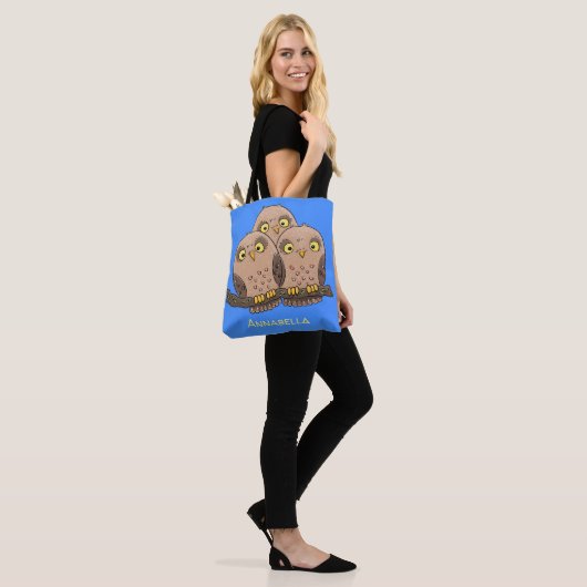 Cute baby owl trio cartoon illustratie tote bag (Op model)