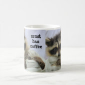 Cute Baby Raccoon Koffee Mok, moet Haz Coffee Koffiemok (Center)