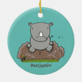 Cute baby rhino cartoon illustratie keramisch ornament (Achterkant)