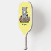 Cute baby rhino cartoon illustratie pickleball paddle (Links)