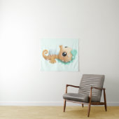 Cute baby seahorse in Blauwgroen en wit Wandkleed (In Situ (horizontaal))