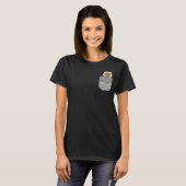 Cute Baby Siamese Cat in Pocket T-shirt (Voorkant volledig)