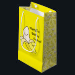 Cute Banana Kids Birthday Kawaii Klein Cadeauzakje<br><div class="desc">Dit schattige, kleurrijke, schattige collectie van een verjaardagsfeest voor bananen is perfect voor een kinder viering op de eerste verjaardag of elk verjaardagsjaar! Pas de tekst aan om ze zelf te maken. Het moderne uiterlijk en gevoel is de perfecte manier om je kleine te vieren die op hun eerste verjaardag...</div>