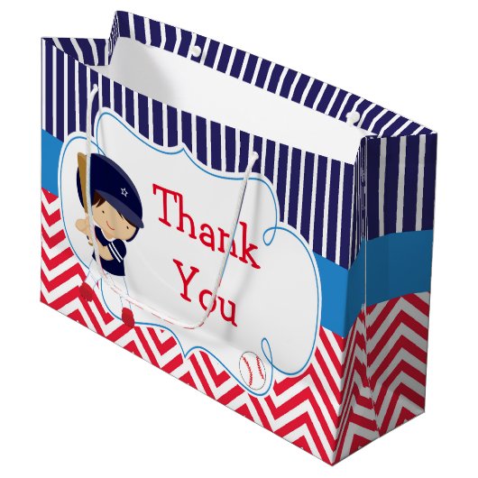 Cute Baseball Dark Hair Boy Birthday Groot Cadeauzakje (Voorkant Gekanteld)