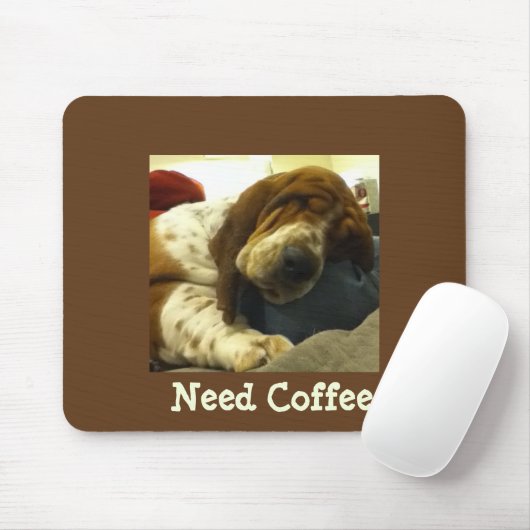 Cute Basset on Funny "need Coffee" Mousepad Muismat (Met muis)