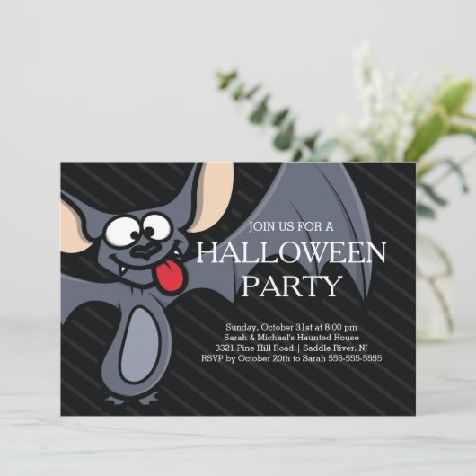 Cute Bat Halloween Party Invitation Kaart (Staand voorkant)