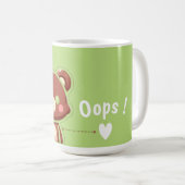 Cute Bear “Oops!” Green Classic Mug – Kawaii Bear Koffiemok (Voorkant rechts)